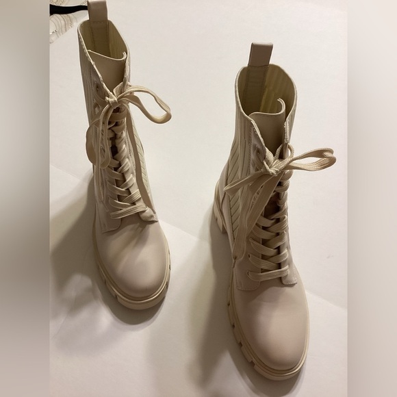 Qupid Renley Ivory Bone Lace Chunky Combat Women’s Boots Size 9 - Picture 1 of 10